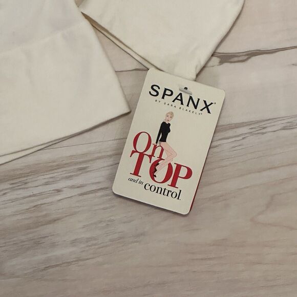 NWT Spanx On Top In Control 978 Boatneck 3/4 Sleeve Shaping Vanilla Large - Picture 4 of 5